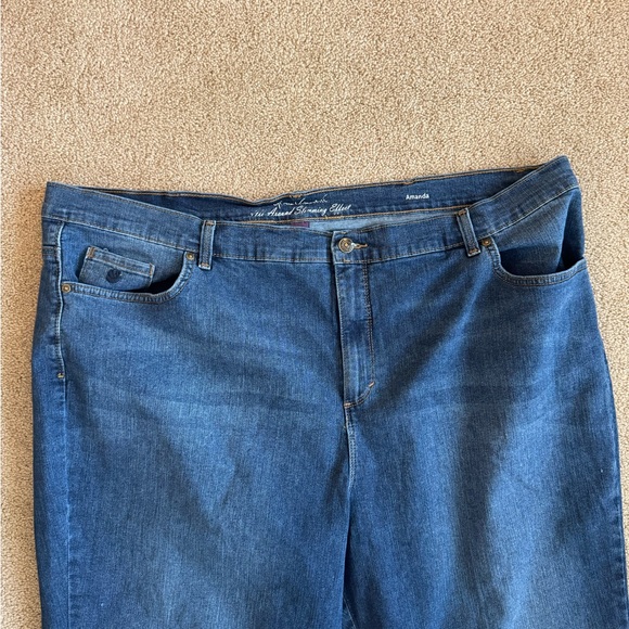 Gloria Vanderbilt Amanda Denim Capris - Picture 3 of 6